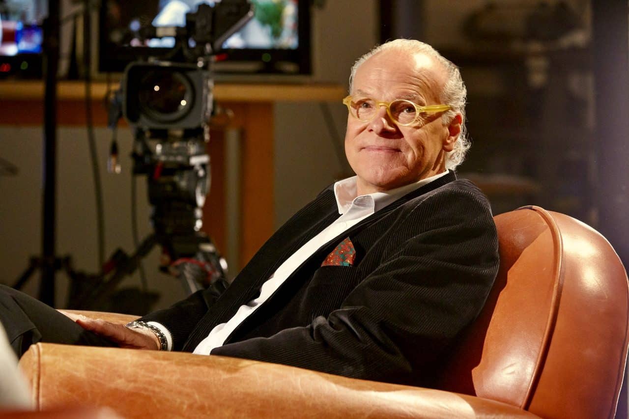 Rolf Schmitz-Malburg im TV-Studio im Gespräch